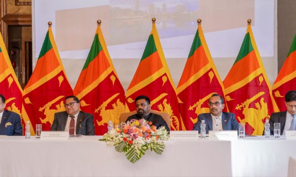 President-Meets-Chinese-Investors-.jpg